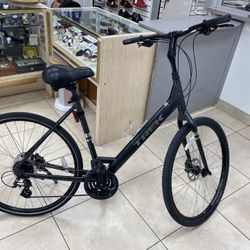 Trek Verve 2 Gen 5 Hybrid Low step Bike Size L