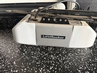 Lift master  garage door opener
