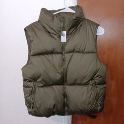 New Green Puffer Xsmall Fits Bigger