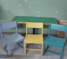 VINTAGE TABLE AND CHAIRS