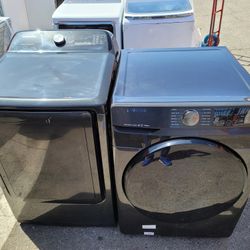 New Dented Samsung 5.0cu Ft Front Load Washer And ELECTRIC Dryer With Steam 