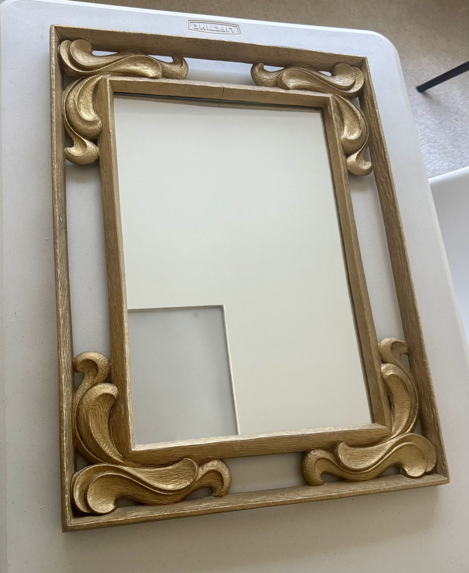 6 Mid-Century, Modern & Vintage Mirrors – Unique & Timeless Pieces
