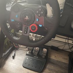 Gaming Chair,Desk,Monitor,stearin Weels