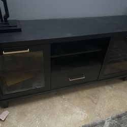 Entertainment center