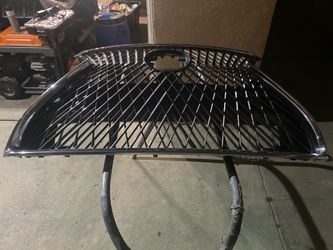 2018-2020 Lexus LS500 - Grille