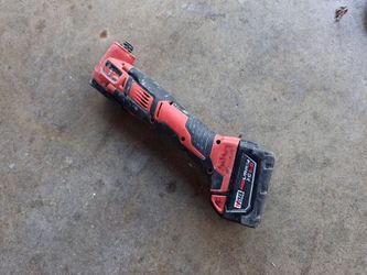 Milwaukee fuel multi tool w battery