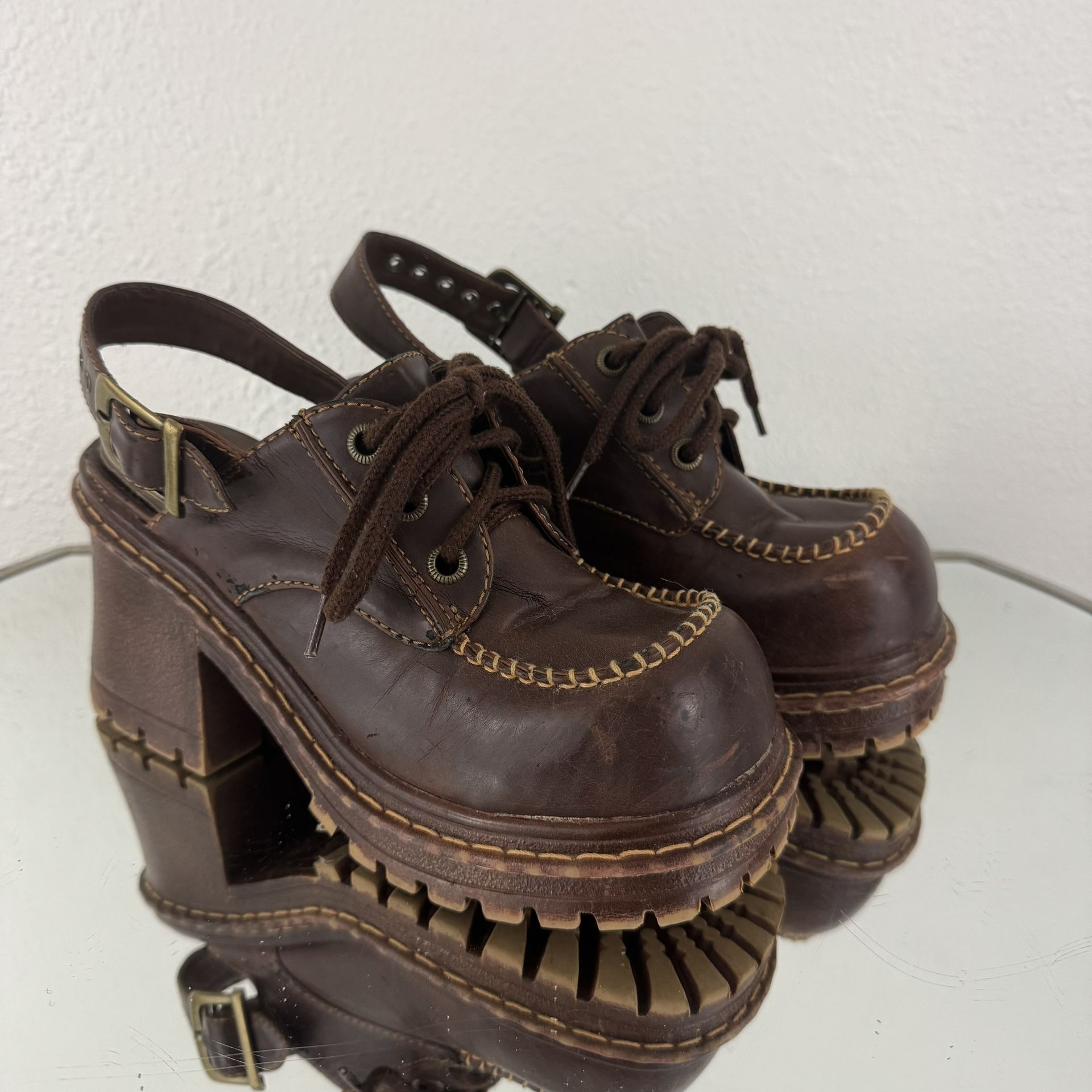L.E.I. Vintage Y2K Brown Faux Leather Chunky Platform Lace Up Heeled Oxford Shoe