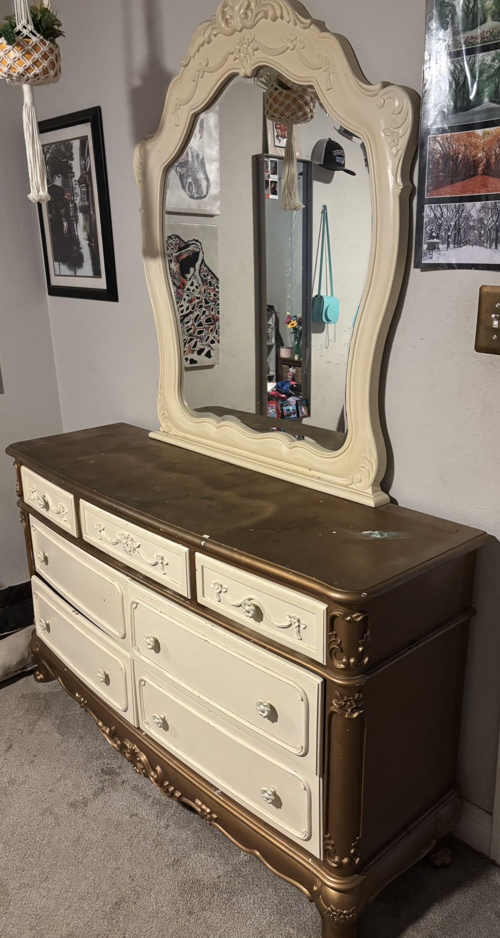 Dresser