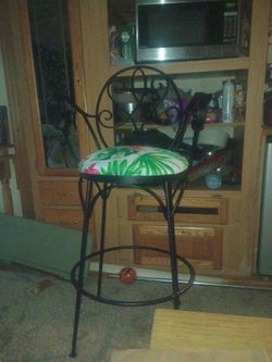 3 Wrought iron barstools