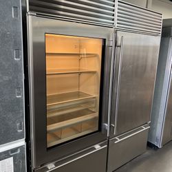 Sub Zero 36”Wide Built In Bottom Freezer Refrigerator 