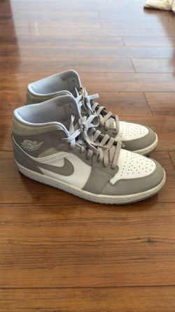 Mens Jordan 1 mid