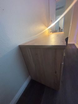 fluted wooden desk