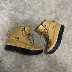 Nike ACG WATER PROOF BOOTS 