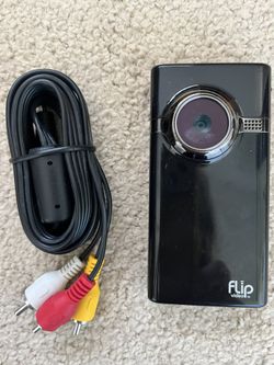 Flip Video Mino HD Pocket Camcorder with AV cable