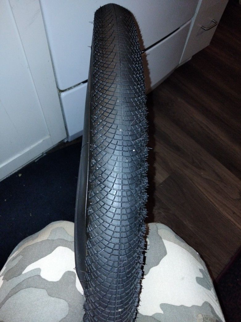 New Victtoria Revolution 27.5x2.0 Tire.