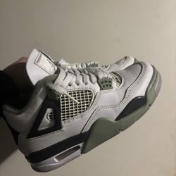 Jordan 4s
