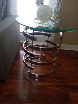 2 Side tables. Excellent Condition!!
