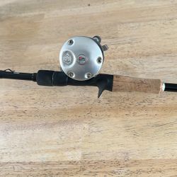 Pole And Reel 7-6 Medium Heavy Fast12-25 Line 1-1/4 Lure