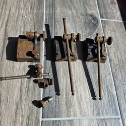 Lot of surface gauges
