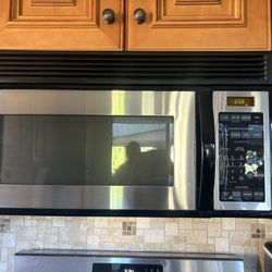 Over-the-Range Microwave With Vent