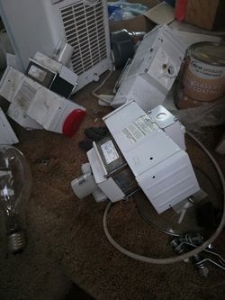 Cooper lighting 4 full sets light bulbs and all ..new never used..
