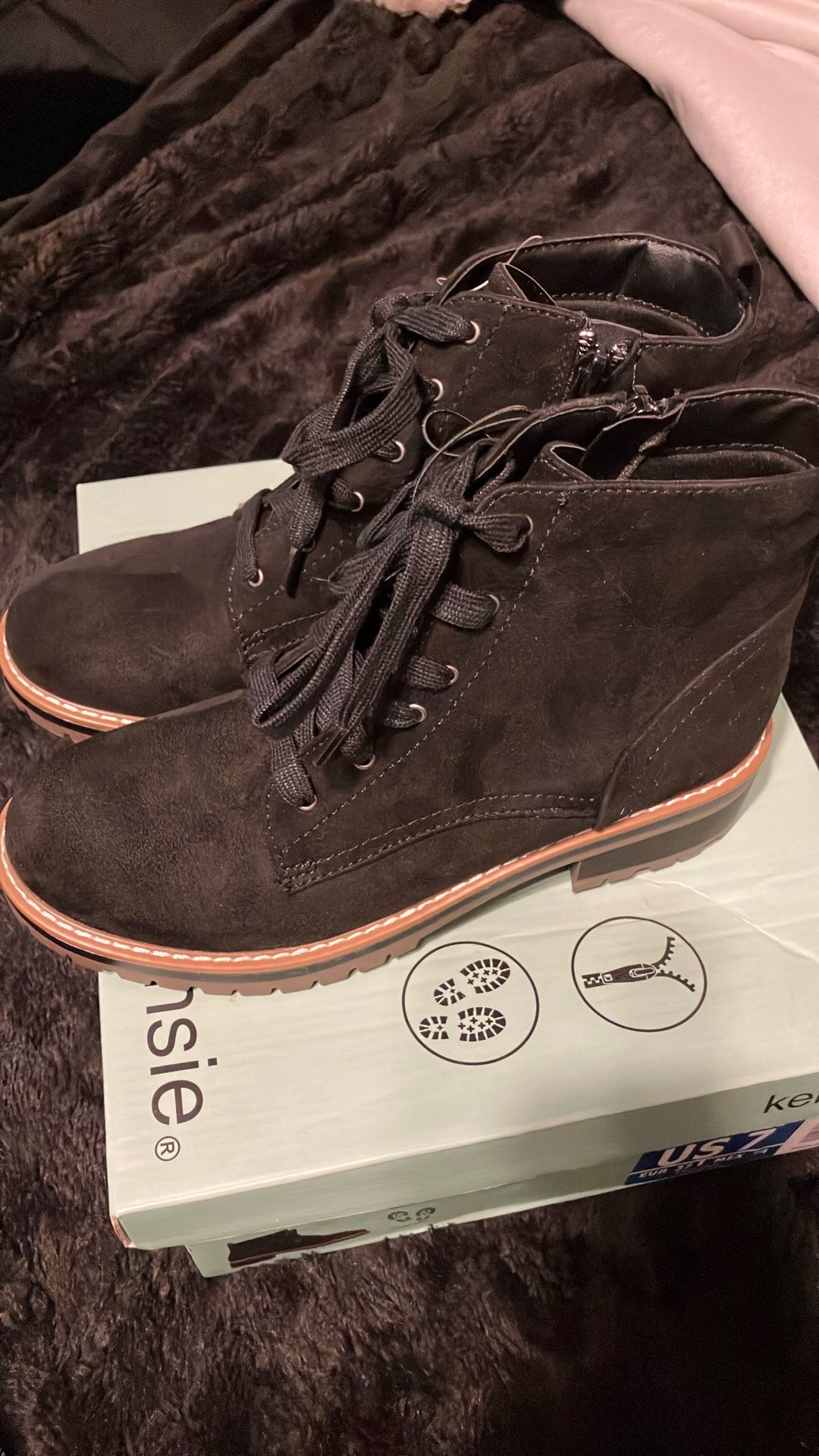 Ladies, boots size 7