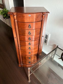 Jewelry box
