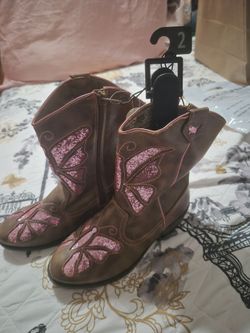Girls boots