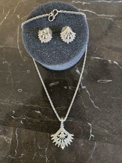 Beautiful Silver Tone White Rhinestone Studded Pendant With Chain & Matching Earrings