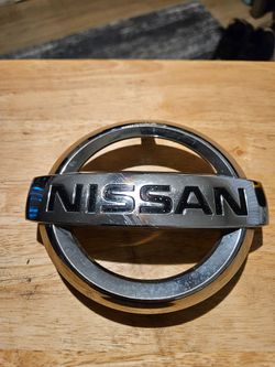 Nissan Emblem