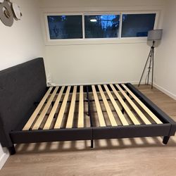 Zinus queen size Bed