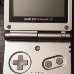 Selling Gameboy Advance Sp With Games 