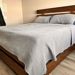 Modern Solid Wood King Bedroom Set – Bed Frame + Dresser + 1 Nightstand