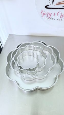 Flower-Shaped Aluminum Cake Pans Set