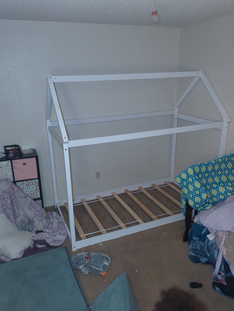 House Bed (Twin Size)