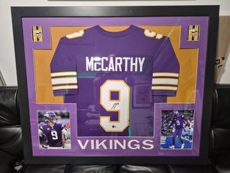 J.J. MCCARTHY FRAMED AUTO/ JERSEY BGS AUTHENTICATION