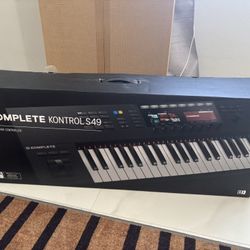 Native Instruments S49 MK2 