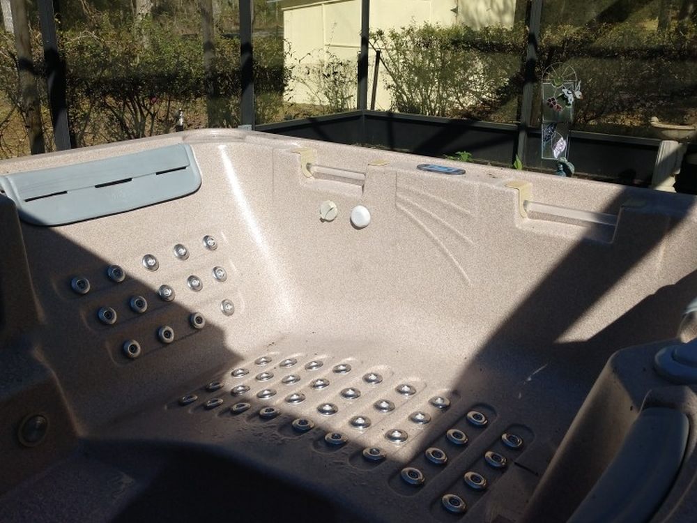 jacuzzi 5 person great condition 220v 50 amp