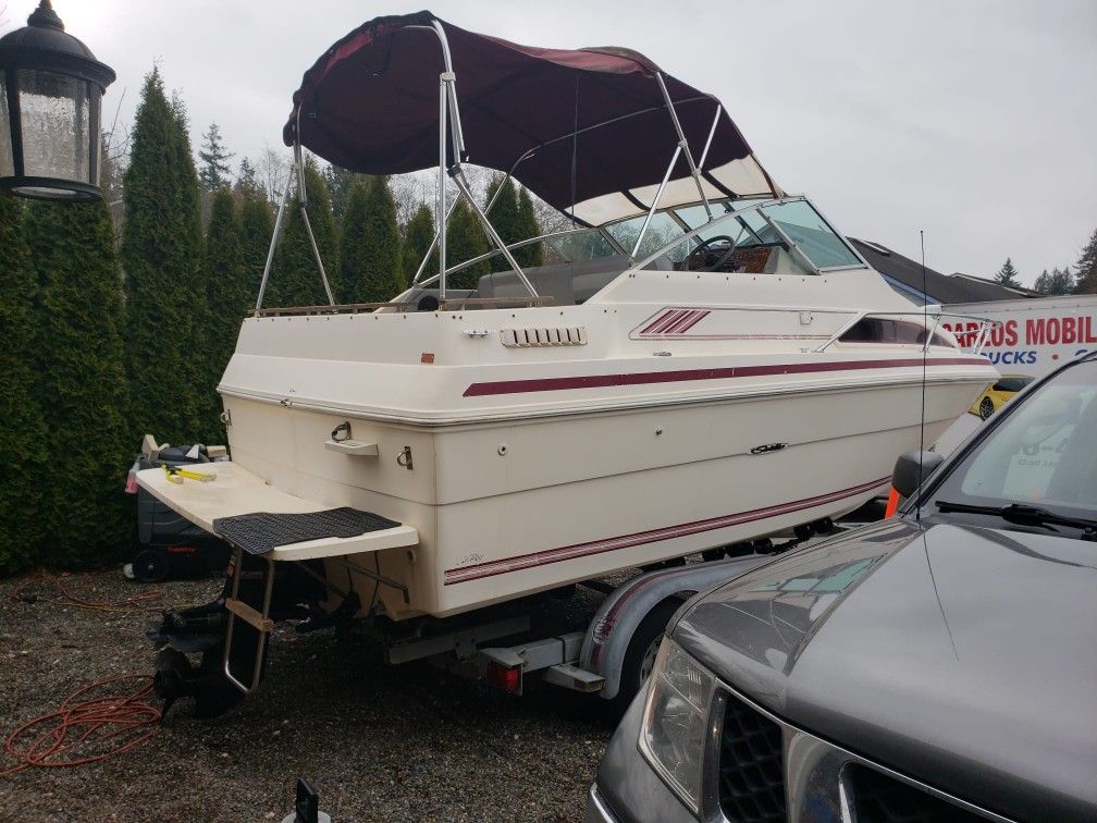 1985 Searay Boat