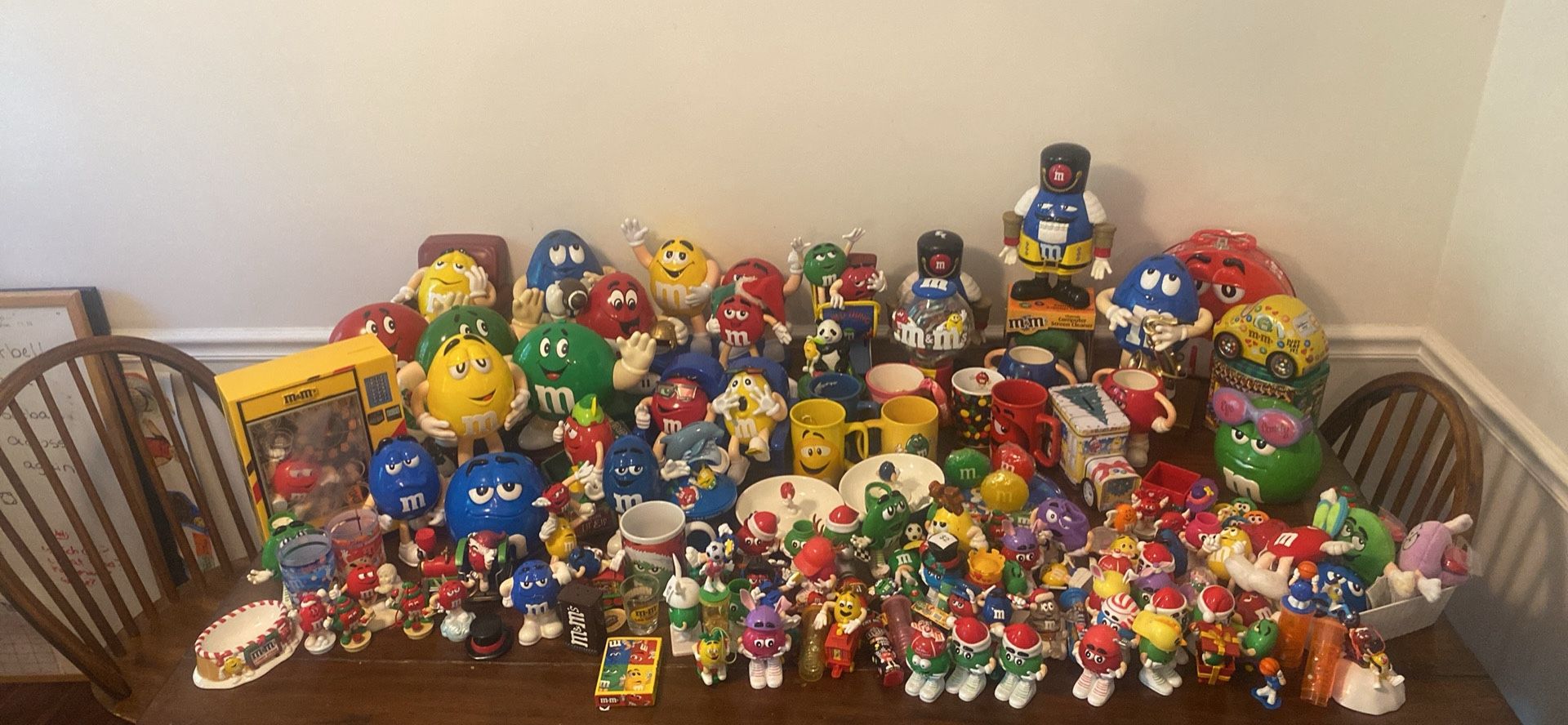 M&ms Collection Dispensers And Figurines 