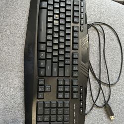 REDRAGON - S101-3 Full-size Wired Gaming Keyboard