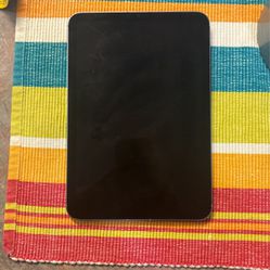 iPad 6th Gen, 256gb, Excellent Condition (purple)