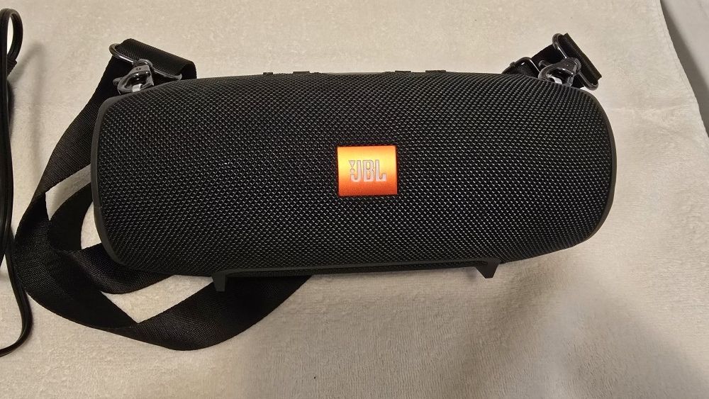 JBL Xtreme Portable Bluetooth Speaker With Charger And Strap