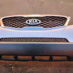 2011-2013 Kia Sorento Front Bumper With All The Accessories OEM.