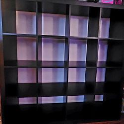 Black 16 Cubby Space Holder 58¾×58³