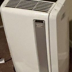 De'Longhi 12,000 BTU Standalone Air Conditioner, Works Great, Try And Buy.