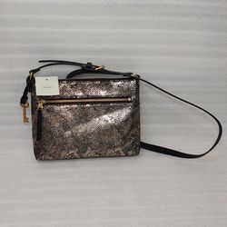 FOSSIL crossbody bag. Brand new with tags Women's purse 