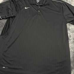 Nike Dri Fit Men’s Large Black Polo in good shape!