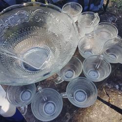 Vintage Glass Punch Bowl With 12 Cups