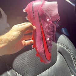 Mecurial Vapor Cleats size 6